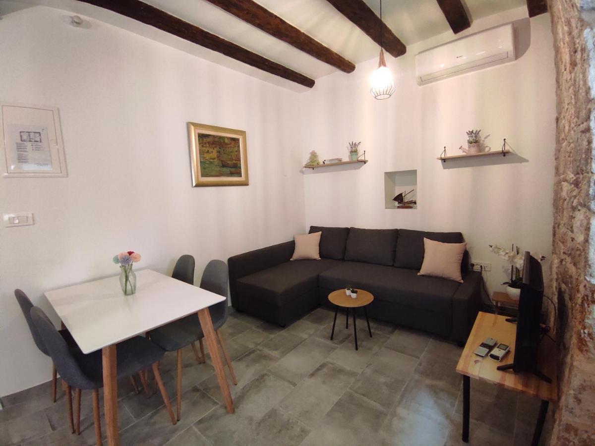 Apartments Bepi Komiža Esterno foto
