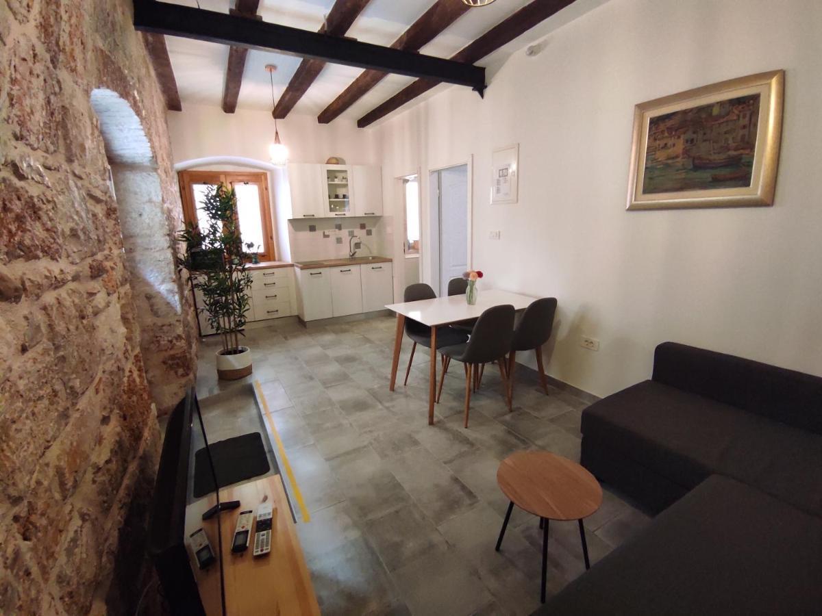 Apartments Bepi Komiža Esterno foto