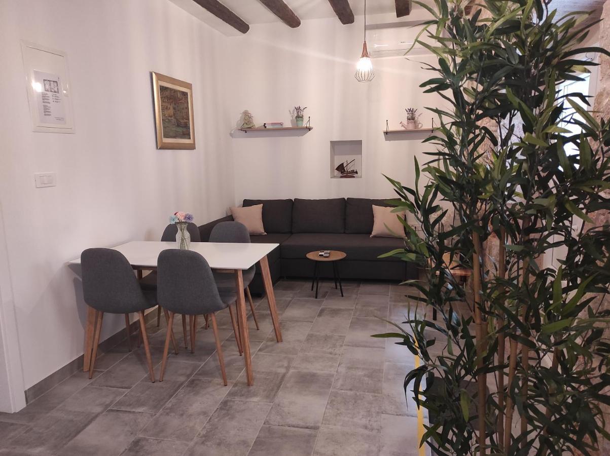 Apartments Bepi Komiža Esterno foto