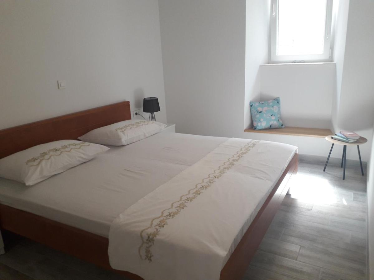 Apartments Bepi Komiža Esterno foto